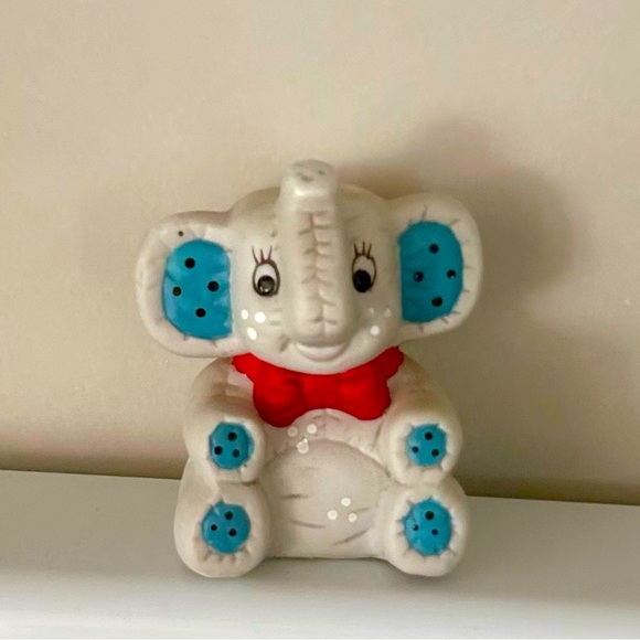 🐘 Elephant Salt & Pepper Set 🧂 - Picture 4 of 6